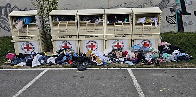 Zapomnieli opróżnić?-17084