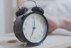 Kiedy cofamy zegarki? Tym razem zimowy czas przyjdzie prędzej-17779