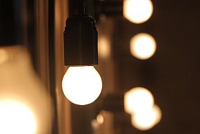 Rachunki za prąd pójdą w dół. Rząd usuwa opłatę doliczaną od lat-18243